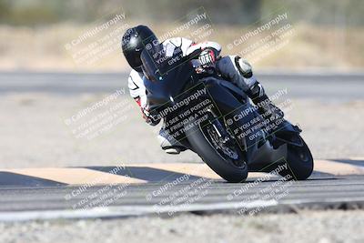 media/Dec-01-2025-Moto Forza (Mon) [[2daa91e15f]]/1-Advanced Group/Session 3 (Turn 3)/